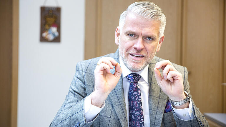 Besser in seinen Stimmkreis als anderswo hin: MdL Steffen Vogel (hier auf einem Archivbild) ist froh über die zusätzlichen Impfdosen aus München für drei Unternehmen der Region. Besser in seinen Stimmkreis als anderswo hin: MdL Steffen Vogel (hier auf einem Archivbild) ist froh über die zusätzlichen Impfdosen aus München für drei Unternehmen der Region.