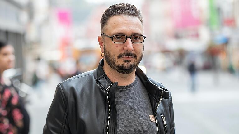 Michael Fischer aus Würzburg kannte Barbara Stamm von seinen Gesprächen im Gasthaus in Rimpar und beschreibt sie als sehr herzlich und mütterlich. Michael Fischer aus Würzburg kannte Barbara Stamm von seinen Gesprächen im Gasthaus in Rimpar und beschreibt sie als sehr herzlich und mütterlich.