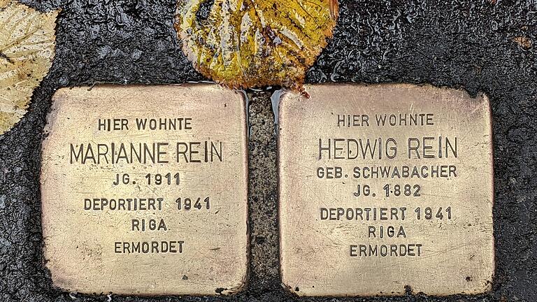 Symbolbild: Stolpersteine in der Würzburger Ludwigstraße 29. Am Montag werden in Würzburg wieder Stolpersteine zum Gedenken an die Opfer der NS-Gewalt verlegt.