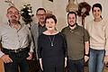 Glückwünsche für Hildegard Fertig gab es unter anderem von Vereinen aus Glasofen (von links): Heinz Matschiner (2. Vorsitzender), Michael Müller (1. Vorsitzender, beide Gesang- und Trachtenverein), Jonas Schäfer (1. Vorsitzender) und Anja Goller(2. Vorsitzende, beide&nbsp;Obst- und Gartenbauverein).