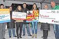 Eisschatzsucher: Die Gewinner mit den Hauptakteuren (von links) Brigitte Freibott, Stadtmarketing-Vorsitzende Christine Lux, Karina Martel, der stellvertretende Stadtmarkting-Vorsitzende Wolfgang Markert, Sara Francic, Kurdirektorin Anja Hildmann und Werner May.