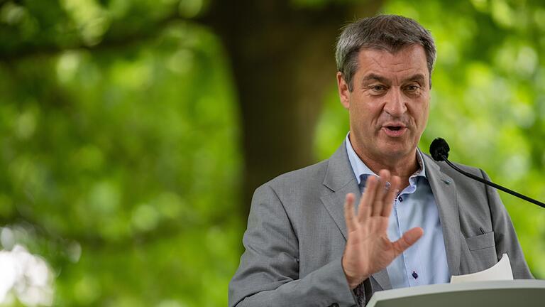 Will den Klimaschutz in Bayern vor allem durch den Ausbau von Strom aus Wind und Sonne voranbringen: Ministerpräsident Markus Söder (CSU) präsentiert seine neuen Klima-Pläne. Will den Klimaschutz in Bayern vor allem durch den Ausbau von Strom aus Wind und Sonne voranbringen: Ministerpräsident Markus Söder (CSU) präsentiert seine neuen Klima-Pläne.