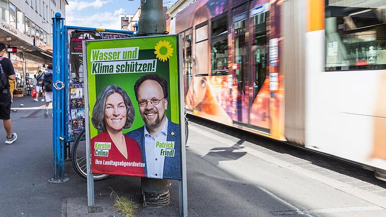 Duo Friedl und Celina: Plakat für die Landtagswahl 2023. Duo Friedl und Celina: Plakat für die Landtagswahl 2023. 