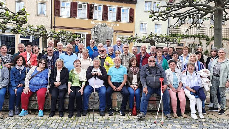 48 ehemalige Schulkameraden trafen sich zum Klassentreffen.