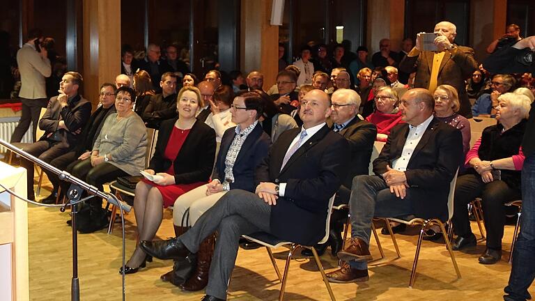 Die Stühle reichten nicht für alle Besucher des Neujahrsempfangs der SPD Main-Spessart. Die Stühle reichten nicht für alle Besucher des Neujahrsempfangs der SPD Main-Spessart.