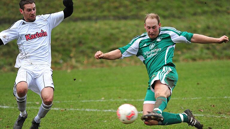 Immer voller Einsatz: Mirko Kleinhenz (rechts) zieht hier im Spiel gegen den TSV Nordheim entschlossen ab. Eine Szene, die neun Jahre (2013) zurückliegt. Immer voller Einsatz: Mirko Kleinhenz (rechts) zieht hier im Spiel gegen den TSV Nordheim entschlossen ab. Eine Szene, die neun Jahre (2013) zurückliegt.