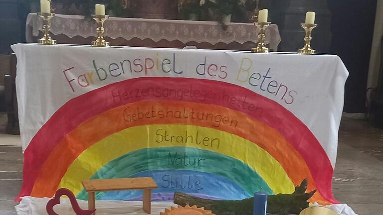 Die Farben des Regenbogens und des Betens.