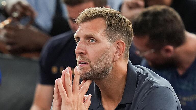 Dirk Nowitzki - Dirk Nowitzki kehrt als TV-Experte in die NBA zurück. Dirk Nowitzki - Dirk Nowitzki kehrt als TV-Experte in die NBA zurück.