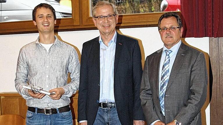 Abschied und Anfang: (Von links) Nachfolger Dr. Benjamin Schlitz, Dr. Klaus Reimer Klaus und Bürgermeister Heribert Endres. Abschied und Anfang: (Von links) Nachfolger Dr. Benjamin Schlitz, Dr. Klaus Reimer Klaus und Bürgermeister Heribert Endres.