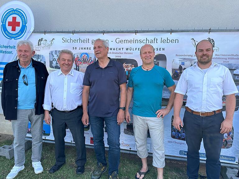 Die bisherigen Vorsitzenden der Wasserwacht Wülfershausen (von links), Gerd Wenzel, Peter Schön, Bernhard Hellmuth, Rüdiger Arbes und Stefan Bergmann. Die bisherigen Vorsitzenden der Wasserwacht Wülfershausen (von links), Gerd Wenzel, Peter Schön, Bernhard Hellmuth, Rüdiger Arbes und Stefan Bergmann.