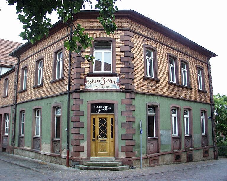 Der Sitz der Lohrer Zeitung seit 1883 an der Ecke Färbergasse. Der Sitz der Lohrer Zeitung seit 1883 an der Ecke Färbergasse.
