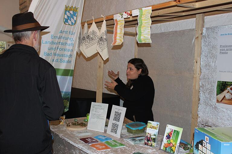 Wissen war beim Quiz an diesem Stand des Amtes für Ernährung, Landwirtschaft und Forsten gefragt.