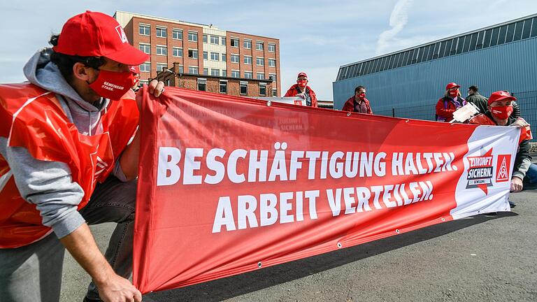 Am Donnerstag gingen Mitarbeiter des Würzburger Druckmaschinenherstellers Koenig &amp; Bauer in den Warnstreik. Auch in anderen Betrieben Mainfrankens hatte es in dieser Woche Aktionen gegeben.