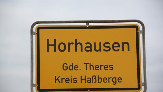 Das Ortsschild von Horhausen.