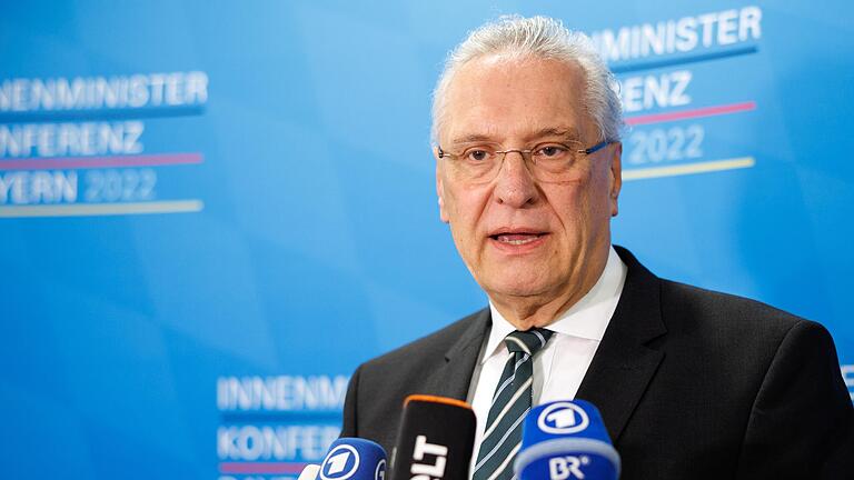 Er ist nicht nur Bayerns Innen- und Sport-Minister, sondern auch Minister für Integration: Joachim Herrmann (CSU) führte diese Woche den Vorsitz bei der Innenministerkonferenz von Bund und Ländern in München.