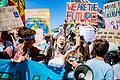 Klimademonstration Fridays for Future       -  Seit 1. Januar kommt die Generation Beta auf die Welt - so heißt es zumindest (Foto Archiv).