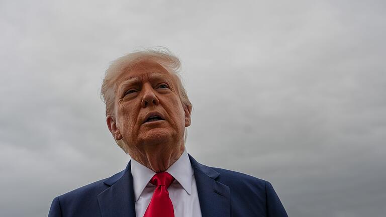 Trump       -  Trump sieht völlige Einigkeit mit Israel, auch bei Iran