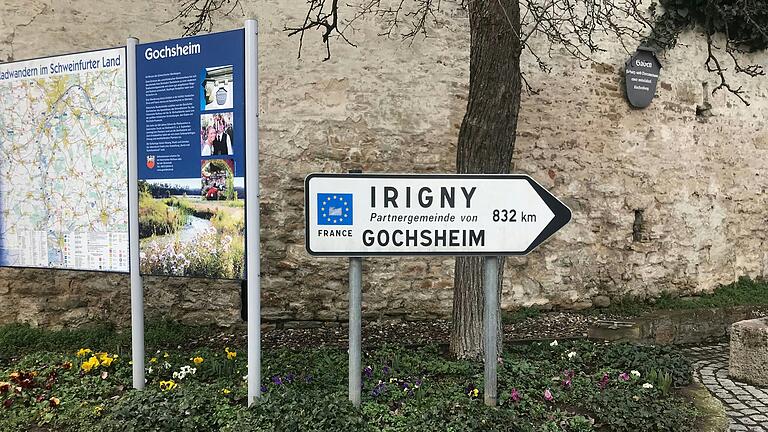 Die Gemeindepartnerschaft zwischen Gochsheim und Irigny (Frankreich) feiert in diesem Jahr ihr 25jähriges Bestehen mit einem Besuch der Franzosen in Gochsheim. Vor einem Jahr waren die Gochsheimer die 832 Kilometer nach Irigny gefahren und hatten die begeisternde Gastfreundschaft genossen.