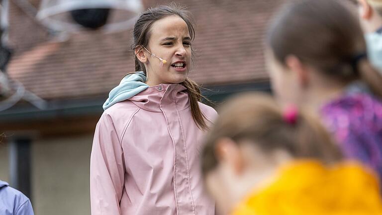 Gar nicht so einfach: In ihrer Rolle als Räuberhauptmann muss Mariella viel brüllen und schreien.&nbsp;