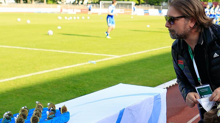 Und wieder blieb nur der Blick ins Leere: Markus Wolf, Geschäftsführer und Hauptsponsor des FC 05 Schweinfurt