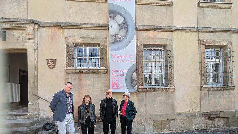 Stefan Hofmann,  Angelika Summa, Thomas Pfarr und Linde Unrein       -  Stefan Hofmann,  Angelika Summa, Thomas Pfarr und Linde Unrein (v. l.) vor der neuen Ausstellung.