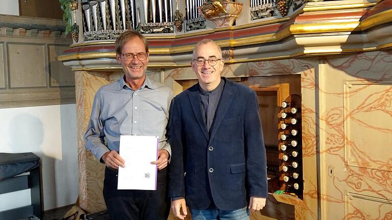 Auf dem Foto: Mark Dinglinger und KMD Thomas Riegler.