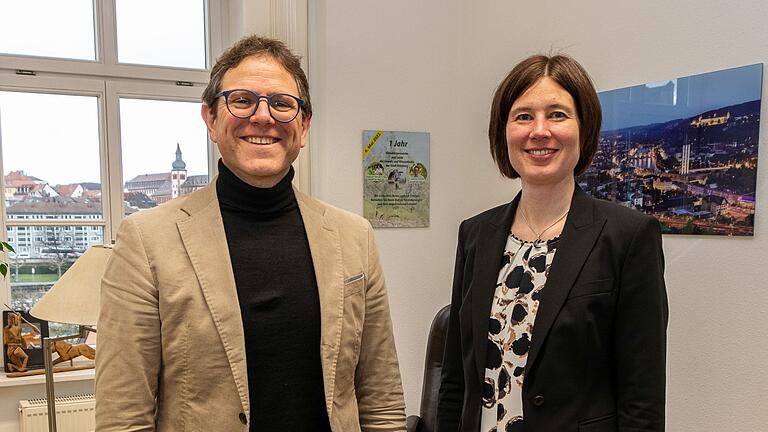 Bürgermeister Martin Heilig und Fachbereichsleiterin Kathrin Fischer. Bürgermeister Martin Heilig und Fachbereichsleiterin Kathrin Fischer.