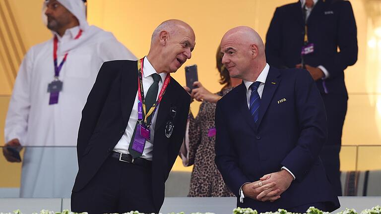 Schauten sich gemeinsam das letzte WM-Gruppenspiel der deutschen Nationalmannschaft gegen Costa Rica an: Fifa-Präsident Gianni Infantino (rechts) und DFB-Präsident Bernd Neuendorf (links) Schauten sich gemeinsam das letzte WM-Gruppenspiel der deutschen Nationalmannschaft gegen Costa Rica an: Fifa-Präsident Gianni Infantino (rechts) und DFB-Präsident Bernd Neuendorf (links)