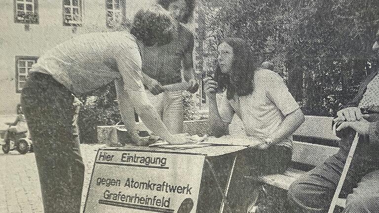 Mit einer mehrtägigen Unterschriftenaktion ab dem 10. August 1972 auf dem Marktplatz in Gerolzhofen setzten sich Mitglieder der Jugendgruppe Studio 20 gegen den geplanten Bau des Atomkraftwerkes in Grafenrheinfeld ein.