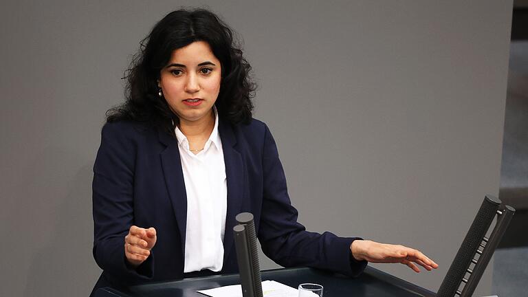 Misbah Khan       -  Die Grünen-Abgeordnete Misbah Khan findet, alle engagierten Menschen, auch freie Journalisten, Ehrenamtliche und Kommunalpolitikerinnen sollten besser vor Angriffen geschützt werden. (Archivfoto)