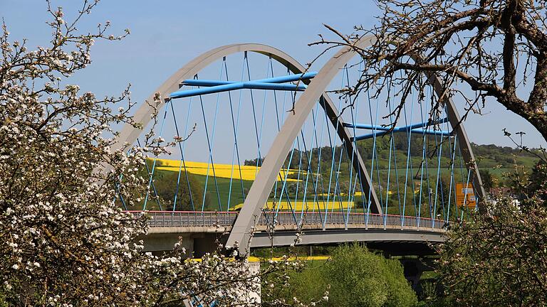 Seit 20 Jahren beeindruckt auch die Nordbrücke in Marktheidenfeld.