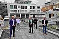 Beim Rundgang durch das neue Gesundheitszentrum in Karlstadt: (von links) Marion Lochmann (Gesundheitszentrum Karlstadt GmbH), MdB Alexander Hoffmann, Architekt Thorsten Heßdörfer, MdL Thorsten Schwab, Dr. Alexander Weigand und Dr. Johannes Kromczynski (beide Gesundheitszentrum Karlstadt GmbH).