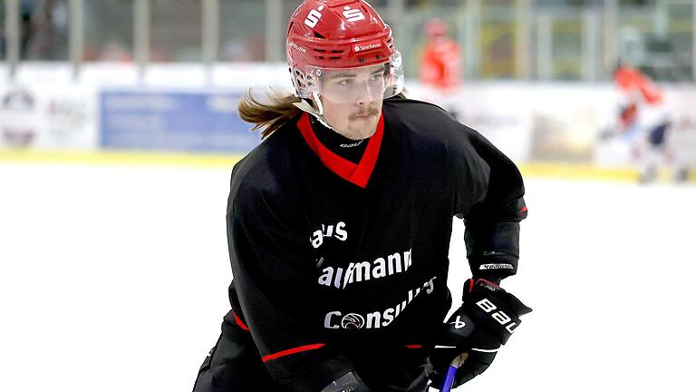 Verteidiger Noah Endres trifft mit den Haßfurt Hawks auf das Liga-Schlusslicht aus Selb. Verteidiger Noah Endres trifft mit den Haßfurt Hawks auf das Liga-Schlusslicht aus Selb.