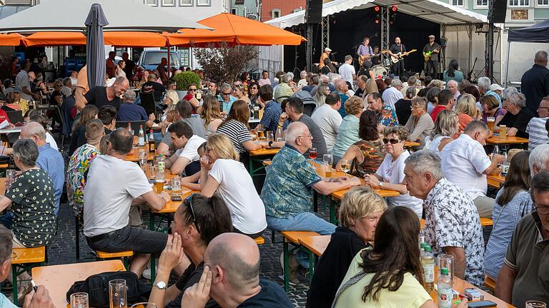 Im Sommer starten wieder die Donnerstagskonzerte in Bad Neustadt. Die Federführung des Marktplatzsommers soll vielleicht schon im nächsten Jahr an das Stadtmarketing übergehen. Im Sommer starten wieder die Donnerstagskonzerte in Bad Neustadt. Die Federführung des Marktplatzsommers soll vielleicht schon im nächsten Jahr an das Stadtmarketing übergehen. 