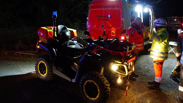 Das ATV ist ein spezielles Quad des Volkacher BRK, das in dem schwierigen Gelände gute Dienste leistete. Das ATV ist ein spezielles Quad des Volkacher BRK, das in dem schwierigen Gelände gute Dienste leistete.