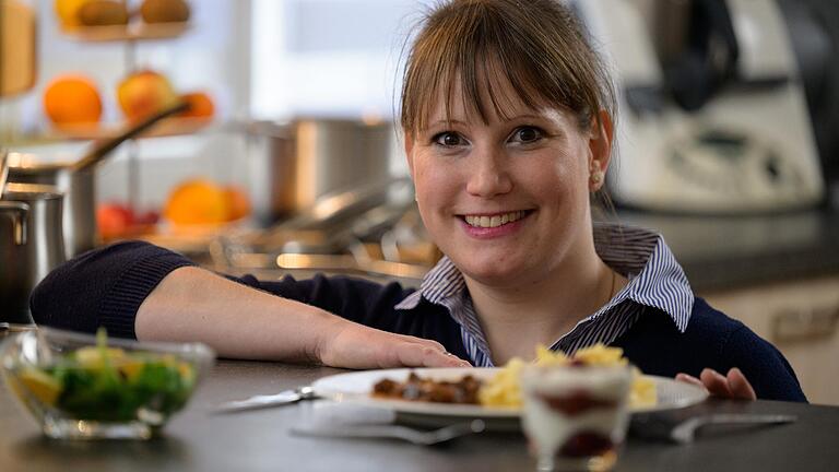 Carolin Detsch vom Käthe-Hof in Riedenberg (Lkr. Bad Kissingen) kocht ein Weihnachtsmenü, das schnell geht und auch Kindern schmeckt.