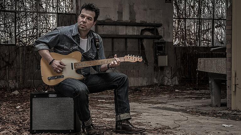 Kurzes Innehalten 20 Jahre nach dem Debütalbum: Markus Rill hat ein neues Doppelalbum vorgelegt. Kurzes Innehalten 20 Jahre nach dem Debütalbum: Markus Rill hat ein neues Doppelalbum vorgelegt.