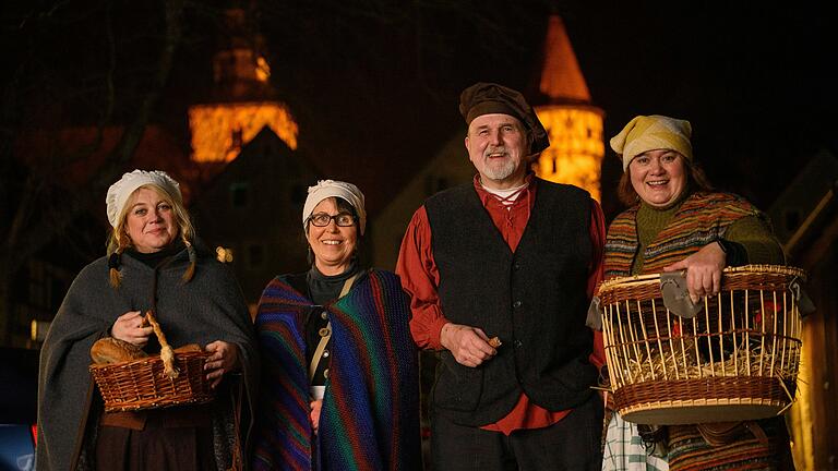 Die Schauspielgruppe 'Die Gefährten' stellte bei einer Stadtführung historische Szenen nach.&nbsp;