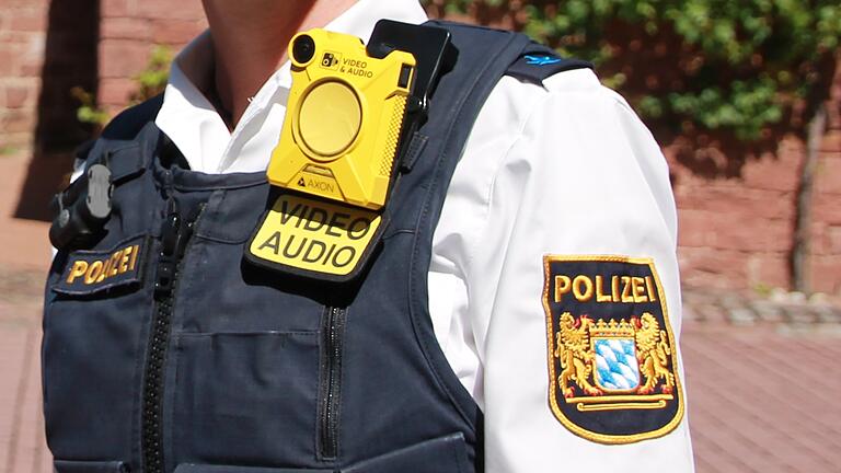 Deutlich zu erkennen dank der gelben Farbe: Die Bodycam.