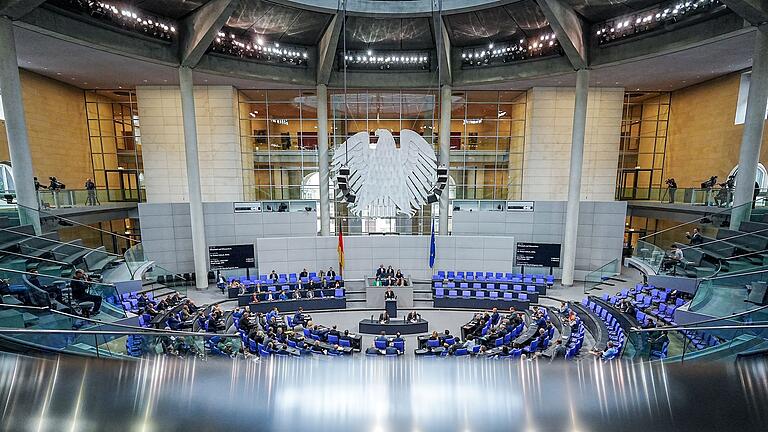 Haushaltsberatungen im Bundestag - Ende November soll der Etat für 2025 beschlossen werden. Haushaltsberatungen im Bundestag - Ende November soll der Etat für 2025 beschlossen werden.