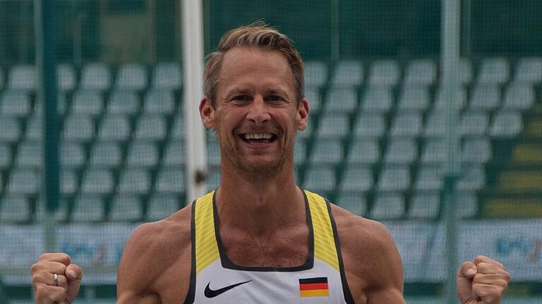 Geschafft: Lars Hauk sichert sich bei den European Masters mit 1,70 Meter den Titel im Hochsprung.