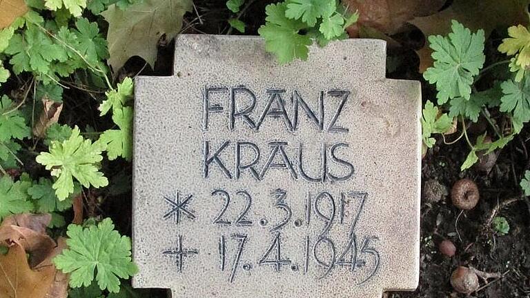 Auf der Kriegsgräberstätte St. Georgen in Bayreuth ruht Franz Josef Kraus. Auf der Kriegsgräberstätte St. Georgen in Bayreuth ruht Franz Josef Kraus.