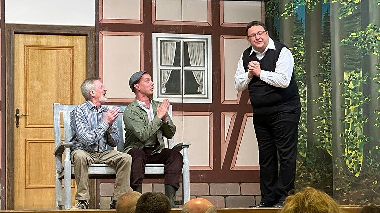 Natürlich gehörte ein kurzes Theaterstück in Wegfurter Mundart zum Festabend. Natürlich gehörte ein kurzes Theaterstück in Wegfurter Mundart zum Festabend.