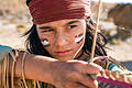 Der Film 'Der junge Häuptling Winnetou', der am 11. August in die Kinos kam, steht in der Kritik. Er bediene rassistische Vorurteile und nutze eine kolonialistische Erzählweise. Ravensburger nahm deshalb nach Kritik die zugehörigen Bücher aus dem Verkauf. Das sorgte für Schlagzeilen.