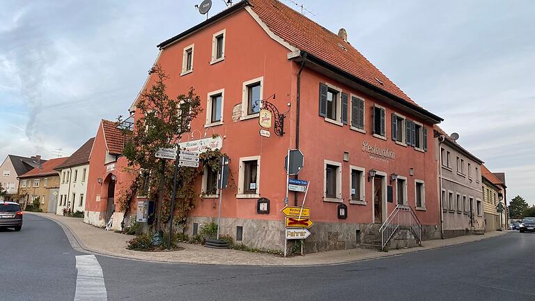 Einen neuen Betreiber hat die Pizzeria in Großlangheims Ortsmitte. Einen neuen Betreiber hat die Pizzeria in Großlangheims Ortsmitte.