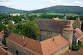 Blick auf Schloss Glücksburg in Römhild mit den Gleichbergen im Hintergrund. Dort findet 2018 das XI. Internationale Keramiksymposium statt.