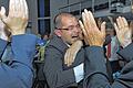 Umjubelt von seinen Anhängern: Jens Marco Scherf, der neue Landrat von Miltenberg, lässt sich auf der Wahlparty von Grünen, SPD und ÖDP feiern.