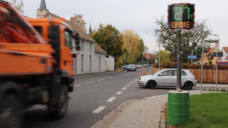 Gefährliche Begegnungen: An der Ausfahrt von der Manegoldstraße in die Schützenstraße (hier während einer Baumaßnahme) verläuft auch der Schulweg.