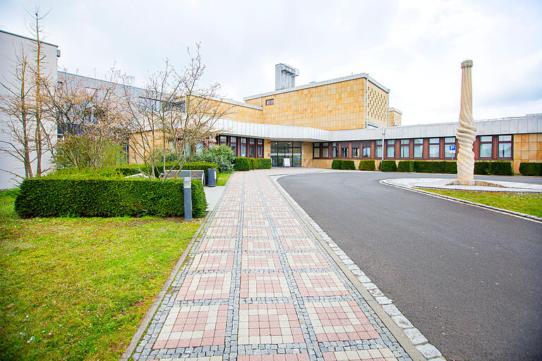 Am Haus Haßfurt der Haßberg-Kliniken (Archivbild, 2021) ist der Bau eine neuen OP-Traktes geplant. Am Haus Haßfurt der Haßberg-Kliniken (Archivbild, 2021) ist der Bau eine neuen OP-Traktes geplant.