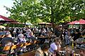 25 Jahre 'Bauer Robert': Bei schönem Wetter ist der Biergarten der Familie Hetterich stets gut besucht.